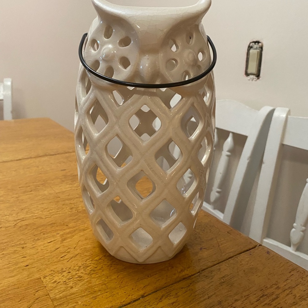 White Ceramic Lattice Vase